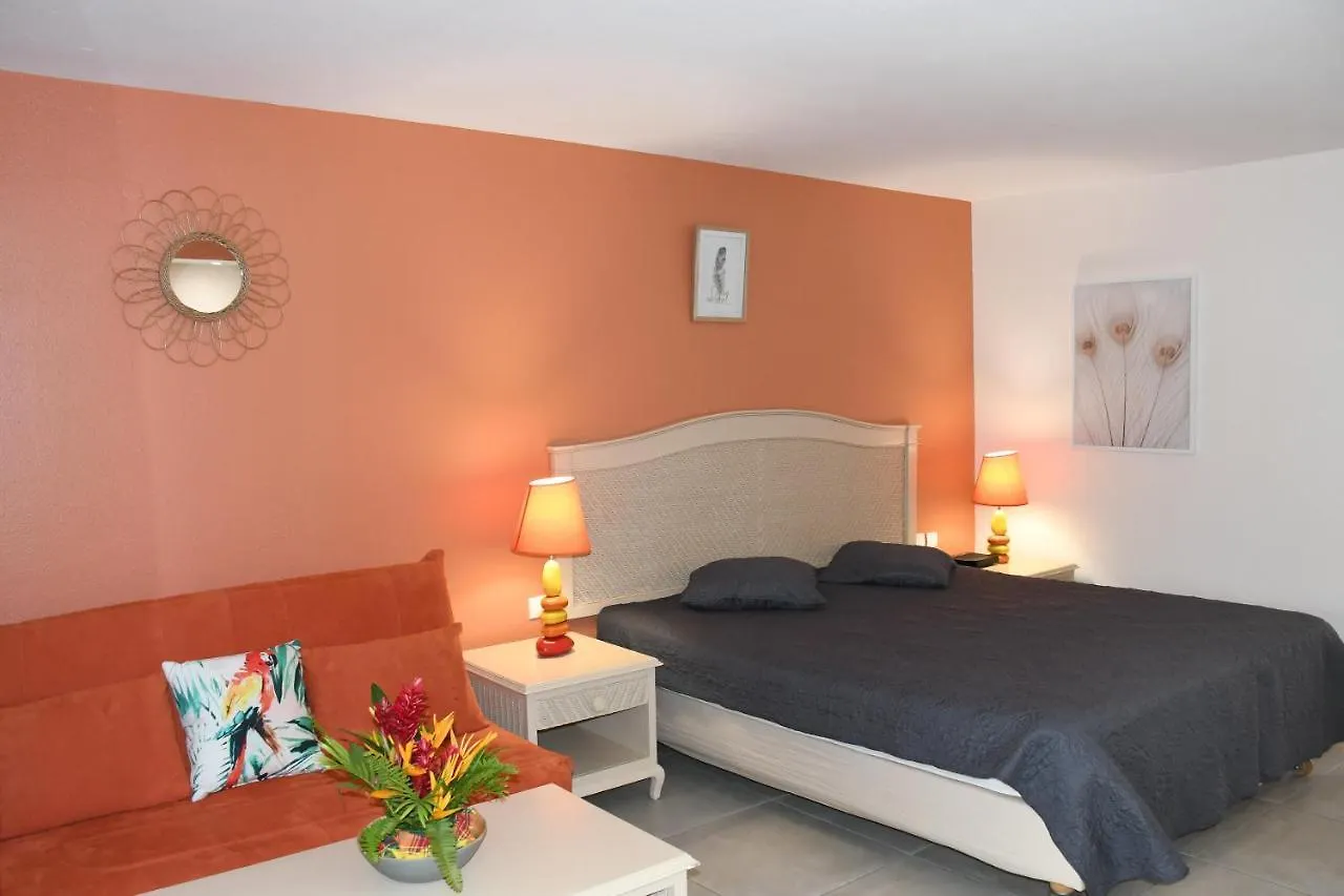 Résidence La Vieille Tour - ZENITUDE - Grand studio vue mer accès plage privative Le Gosier  Apartamento